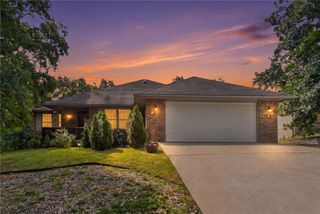 7 Congleton Circle, Bella Vista, AR 72714