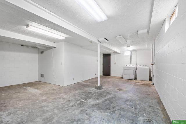 5210 Northwest Drive, Omaha, NE 68104