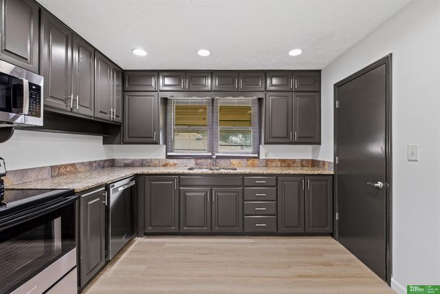 5210 Northwest Drive, Omaha, NE 68104