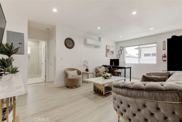 6206 Camellia, North Hollywood, CA 91606