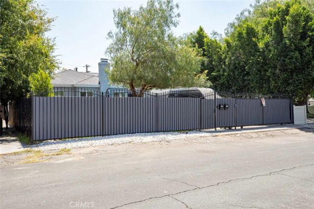 6206 Camellia, North Hollywood, CA 91606