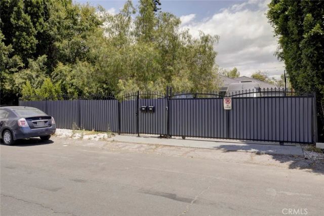 6206 Camellia, North Hollywood, CA 91606