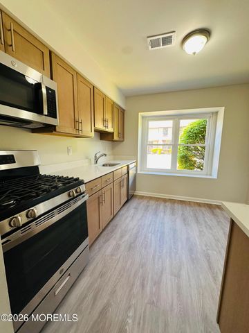 402 Woodlake Manor Drive 1000, Lakewood, NJ 08701