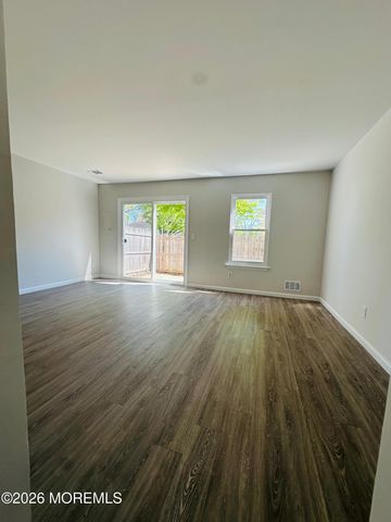 402 Woodlake Manor Drive 1000, Lakewood, NJ 08701