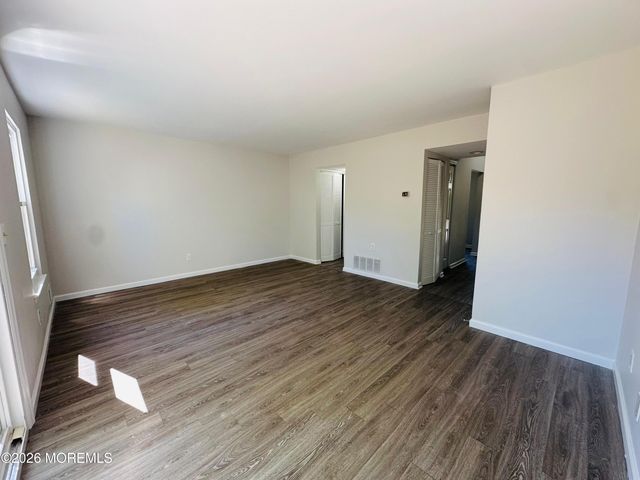 402 Woodlake Manor Drive 1000, Lakewood, NJ 08701