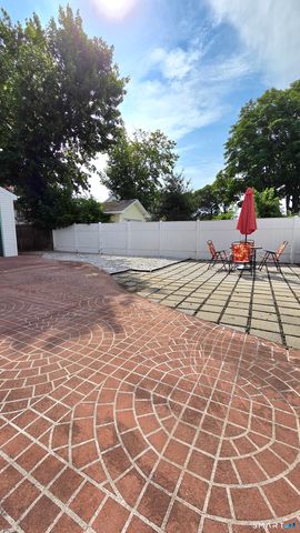 271 Third Avenue, West Haven, CT 06516