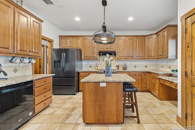 4355 N State Highway 16, Jourdanton, TX 78026