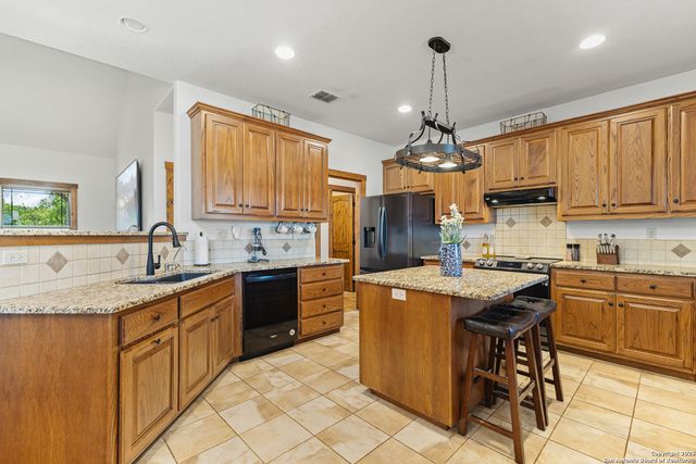 4355 N State Highway 16, Jourdanton, TX 78026