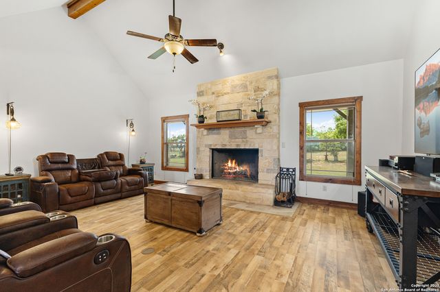 4355 N State Highway 16, Jourdanton, TX 78026