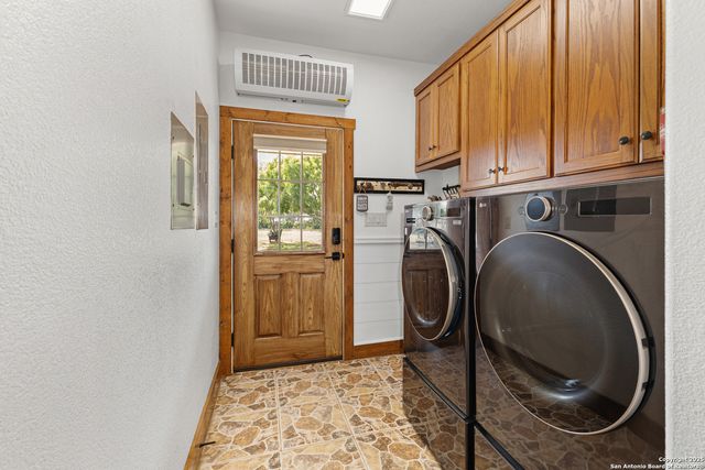 4355 N State Highway 16, Jourdanton, TX 78026