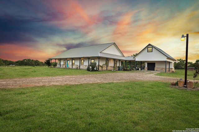 4355 N State Highway 16, Jourdanton, TX 78026