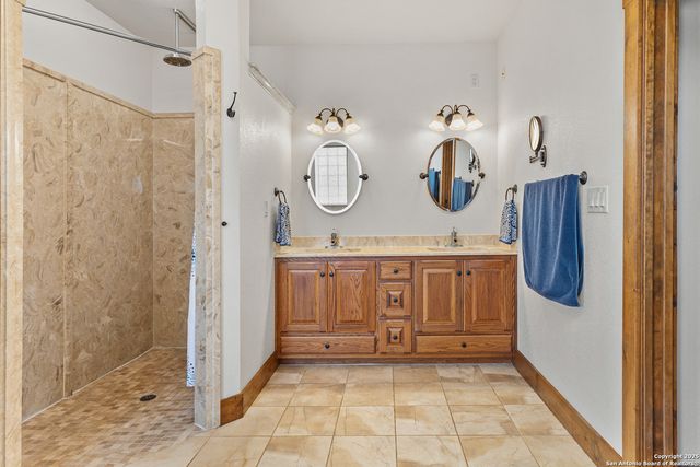 4355 N State Highway 16, Jourdanton, TX 78026