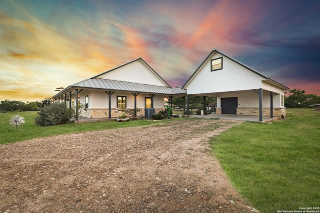 4355 N State Highway 16, Jourdanton, TX 78026