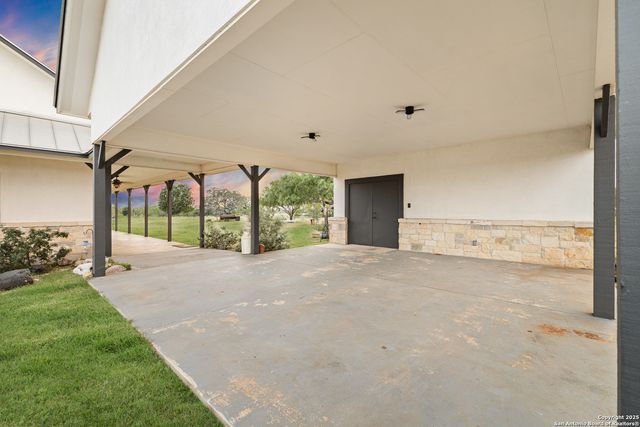 4355 N State Highway 16, Jourdanton, TX 78026