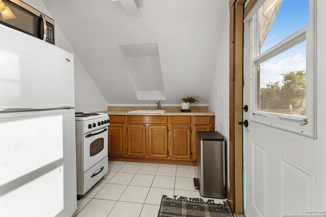 4355 N State Highway 16, Jourdanton, TX 78026