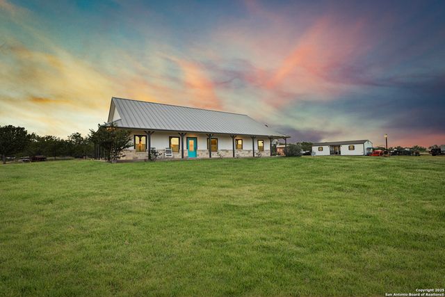 4355 N State Highway 16, Jourdanton, TX 78026