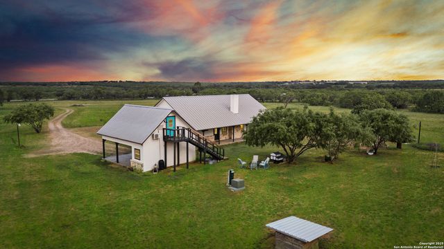 4355 N State Highway 16, Jourdanton, TX 78026