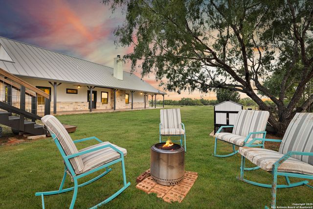 4355 N State Highway 16, Jourdanton, TX 78026