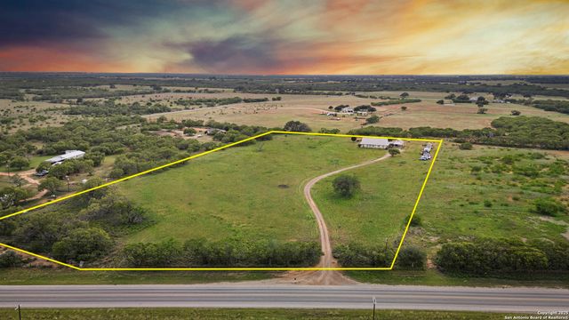 4355 N State Highway 16, Jourdanton, TX 78026