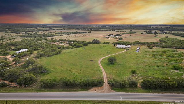 4355 N State Highway 16, Jourdanton, TX 78026