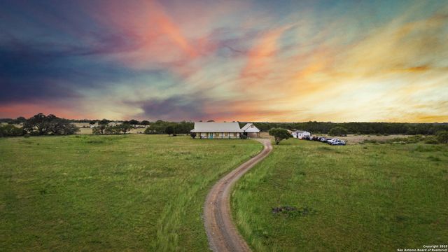 4355 N State Highway 16, Jourdanton, TX 78026