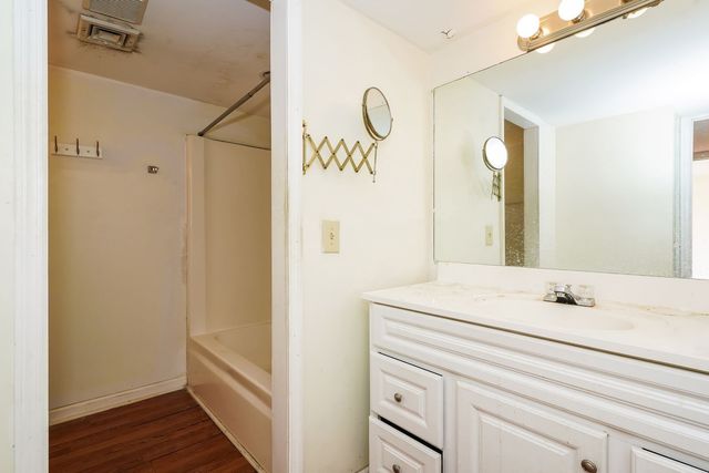 136 Cedarwood Ln, Madison, TN 37115