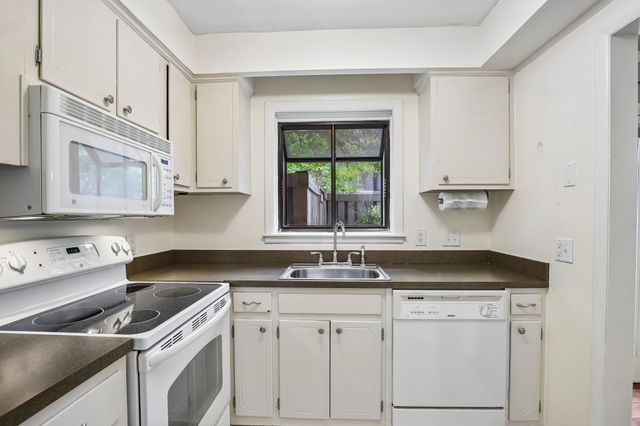 3000 Hillsboro Pike Apt 113, Nashville, TN 37215