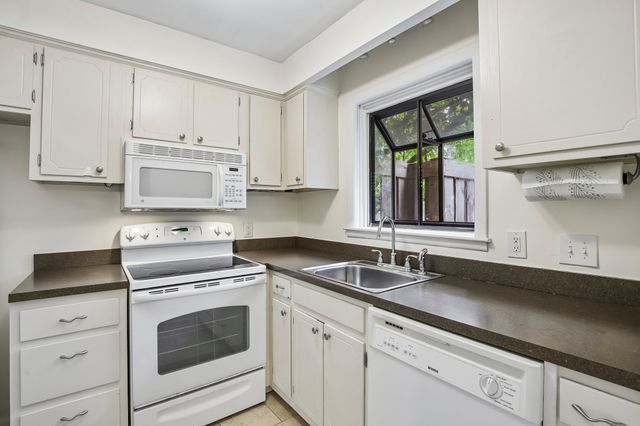 3000 Hillsboro Pike Apt 113, Nashville, TN 37215