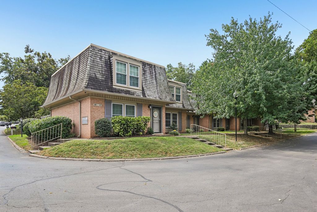 3000 Hillsboro Pike Apt 113, Nashville, TN 37215