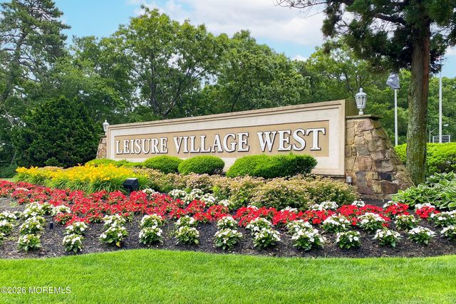 21 Cambridge Circle B, Manchester, NJ 08759