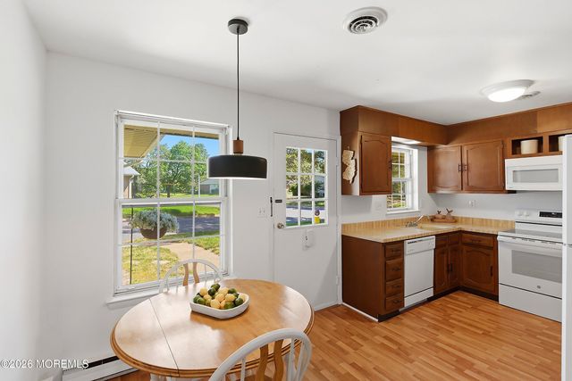 21 Cambridge Circle B, Manchester, NJ 08759