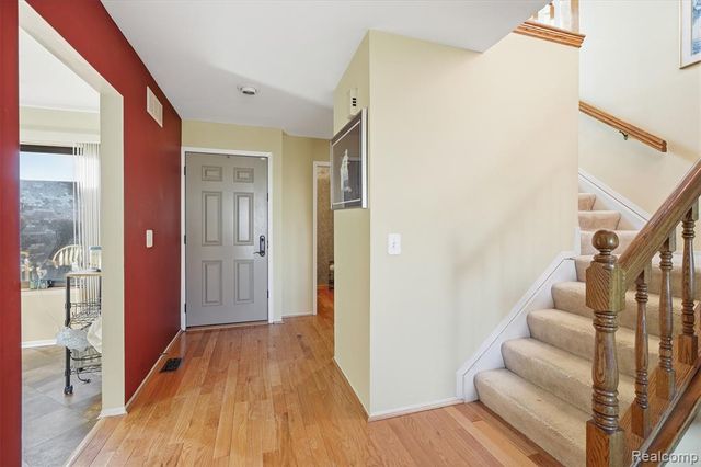 20148 Evergreen Meadows Road, Southfield, MI 48076