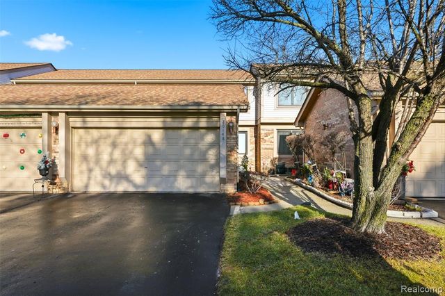 20148 Evergreen Meadows Road, Southfield, MI 48076