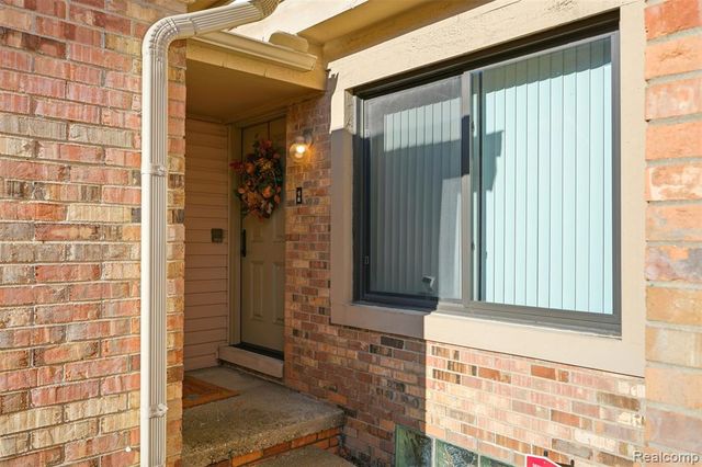 20148 Evergreen Meadows Road, Southfield, MI 48076