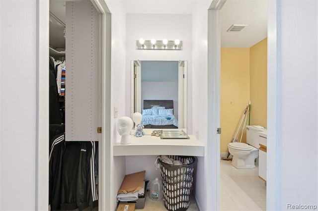 20148 Evergreen Meadows Road, Southfield, MI 48076