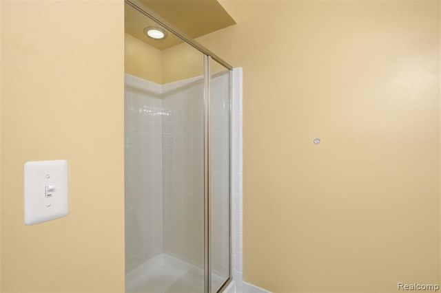 20148 Evergreen Meadows Road, Southfield, MI 48076