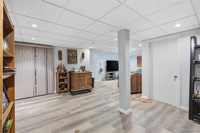 20148 Evergreen Meadows Road, Southfield, MI 48076