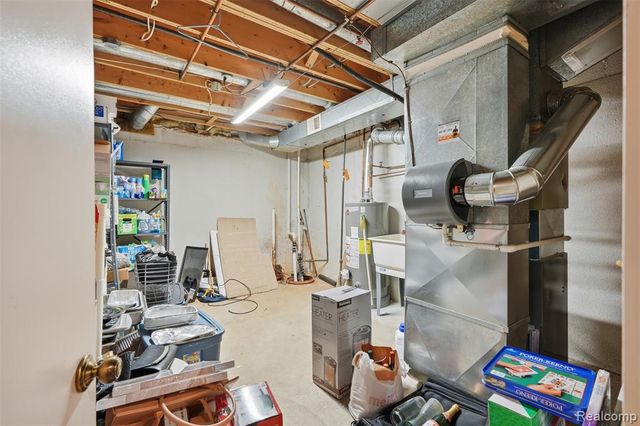 20148 Evergreen Meadows Road, Southfield, MI 48076