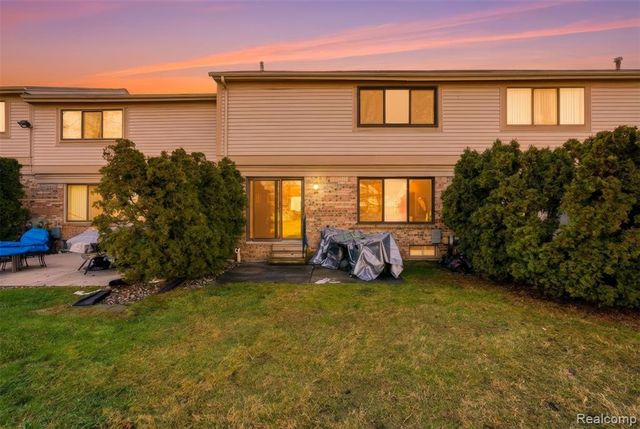 20148 Evergreen Meadows Road, Southfield, MI 48076