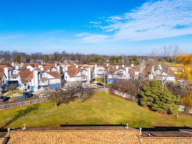 20148 Evergreen Meadows Road, Southfield, MI 48076