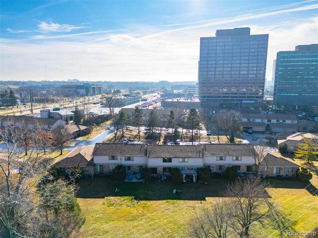 20148 Evergreen Meadows Road, Southfield, MI 48076