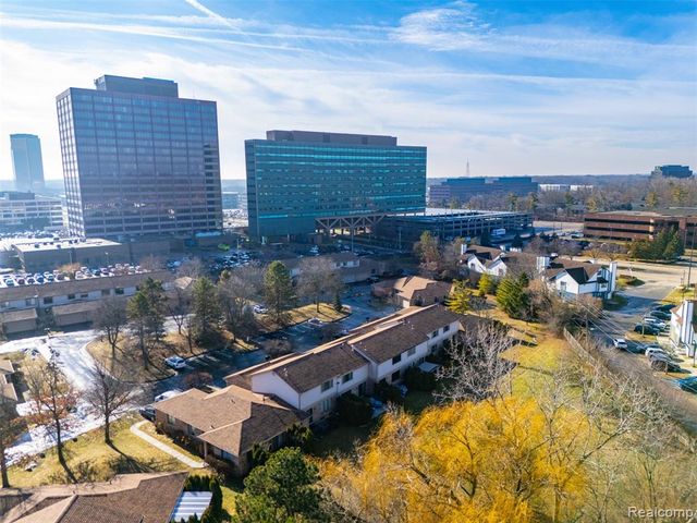 20148 Evergreen Meadows Road, Southfield, MI 48076