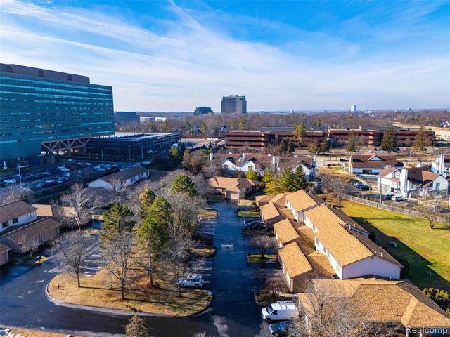 20148 Evergreen Meadows Road, Southfield, MI 48076