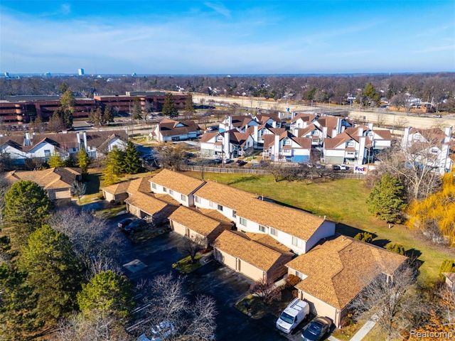 20148 Evergreen Meadows Road, Southfield, MI 48076