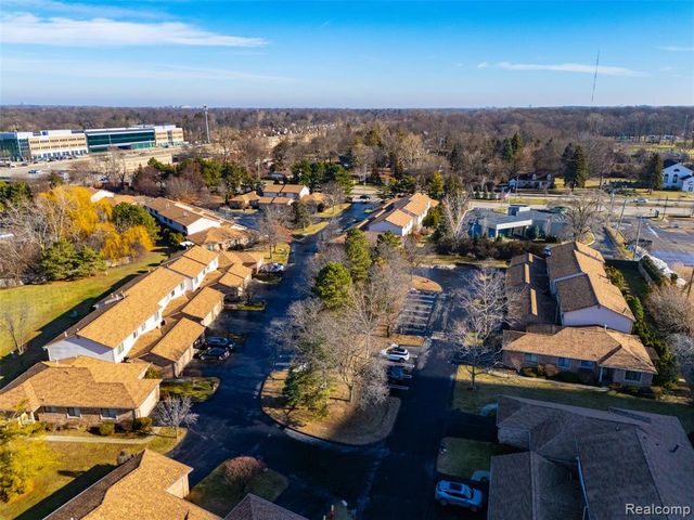 20148 Evergreen Meadows Road, Southfield, MI 48076