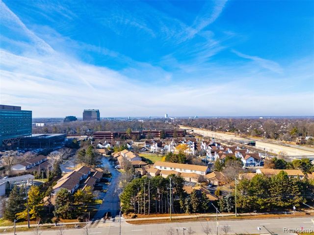 20148 Evergreen Meadows Road, Southfield, MI 48076