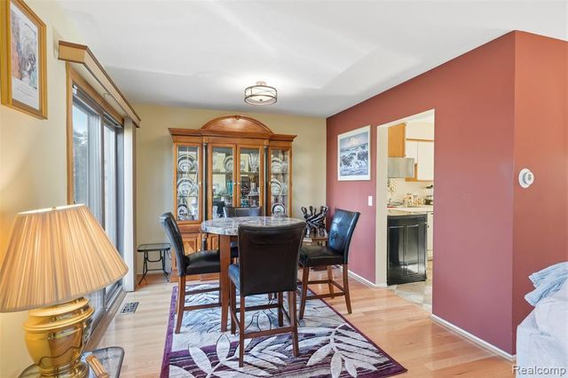 20148 Evergreen Meadows Road, Southfield, MI 48076