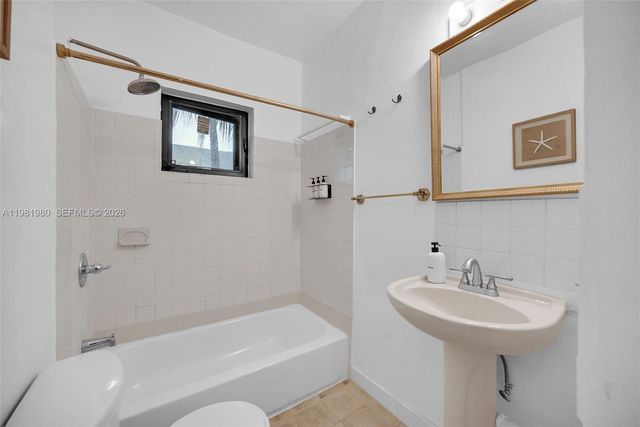 528 NW 47th St 2, Miami, FL 33127