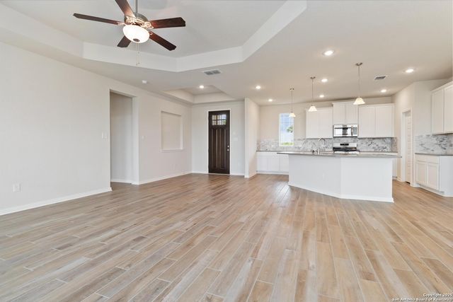 22213 JORDANS PL, San Antonio, TX 78264