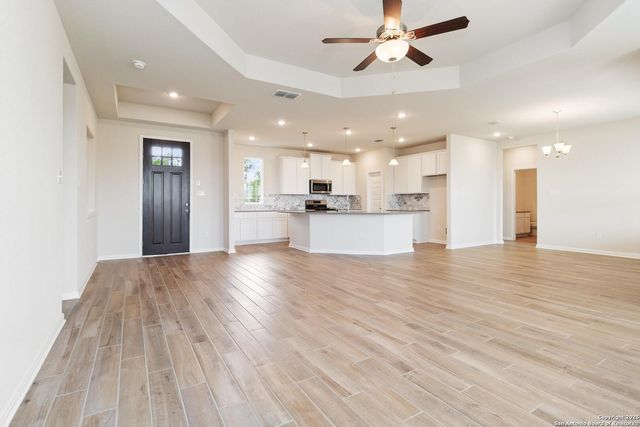 22213 JORDANS PL, San Antonio, TX 78264